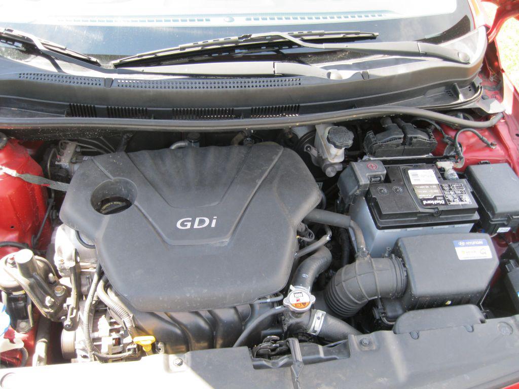 2016 Hyundai Accent SE - Photo 11