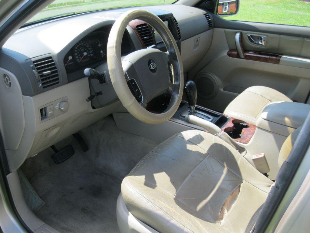2004 Kia Sorento EX - Photo 9