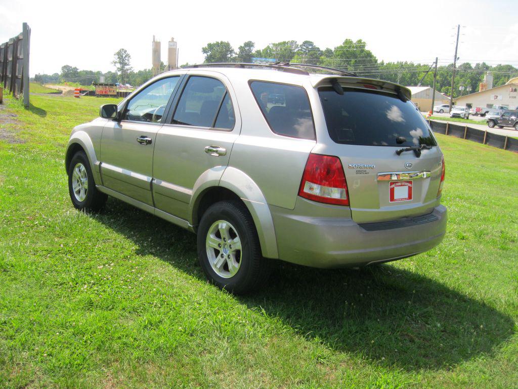 2004 Kia Sorento EX - Photo 7