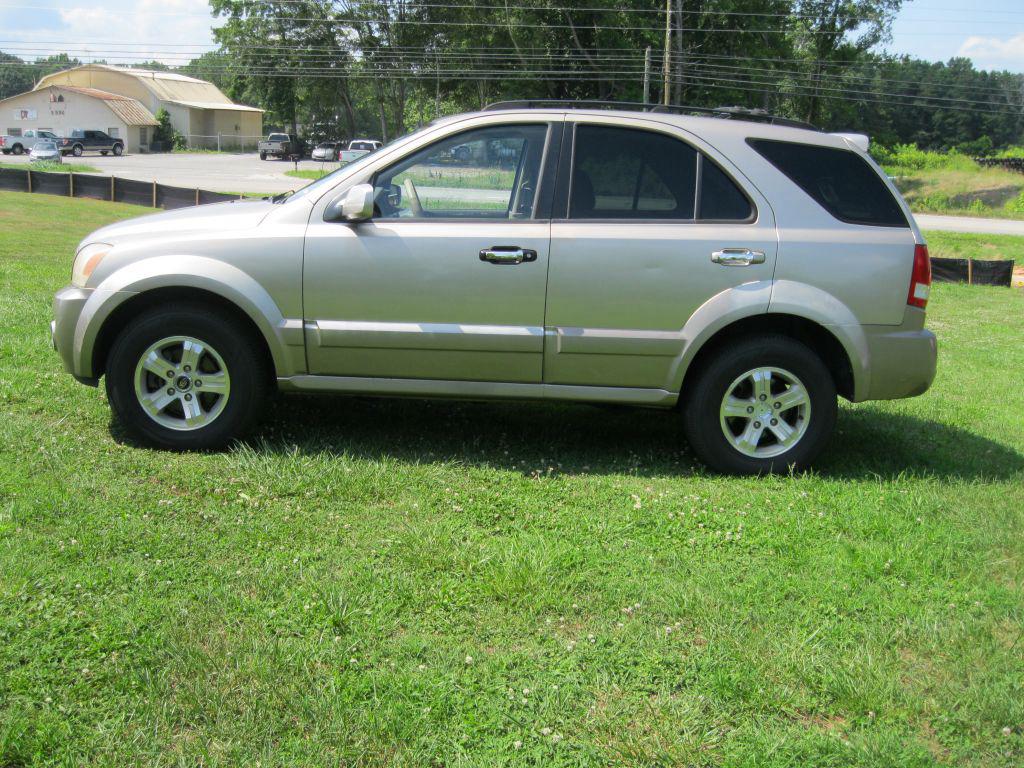 2004 Kia Sorento EX - Photo 8