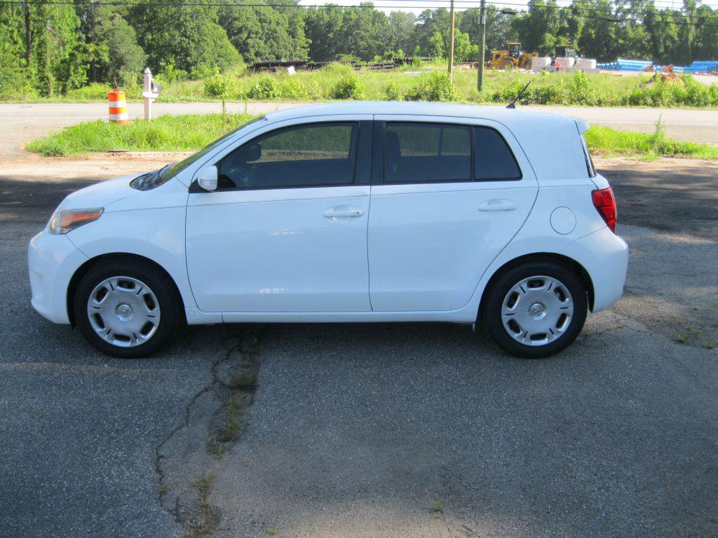 2013 Scion xD 10 Series - Photo 8