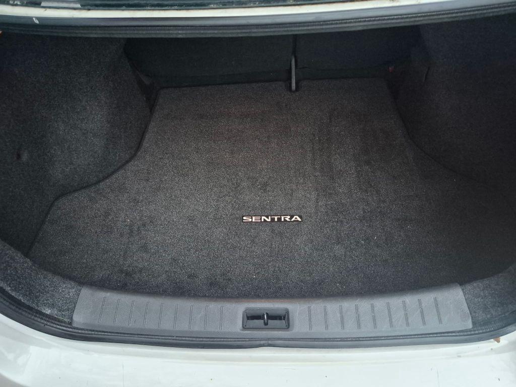 Nissan Sentra photo 10